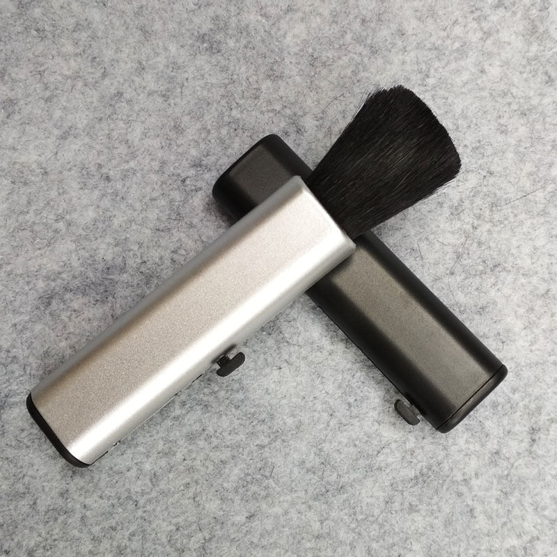 Retractable Air Outlet Cleaning Brush for Computer Vent Dust Removal